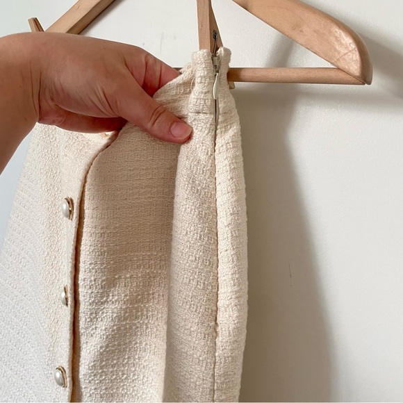 Aritzia Babaton Tweed Button Down Pencil Skirt Cream Size 0 Old Money - Picture 6 of 10